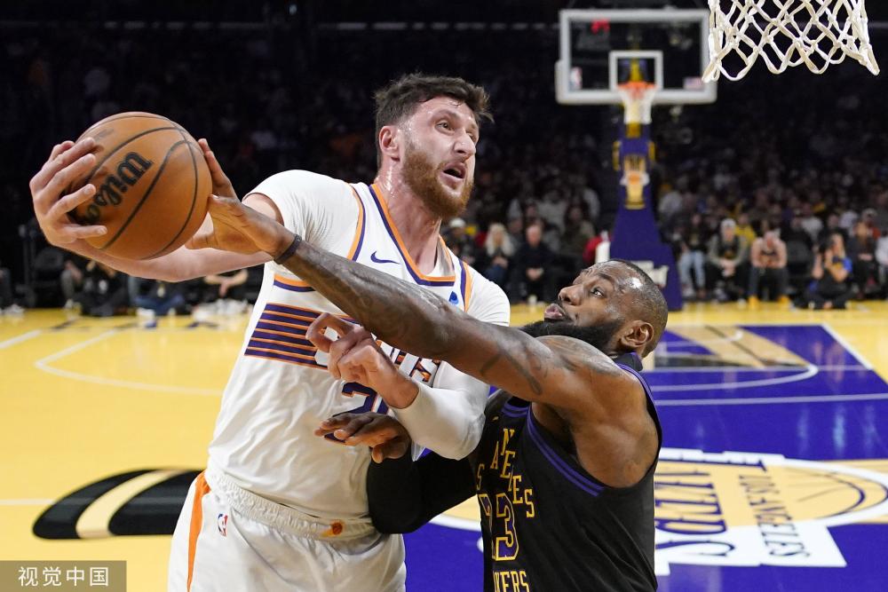 太阳报：皇马巴萨都在关注格伊，他的合同会在明年到期.